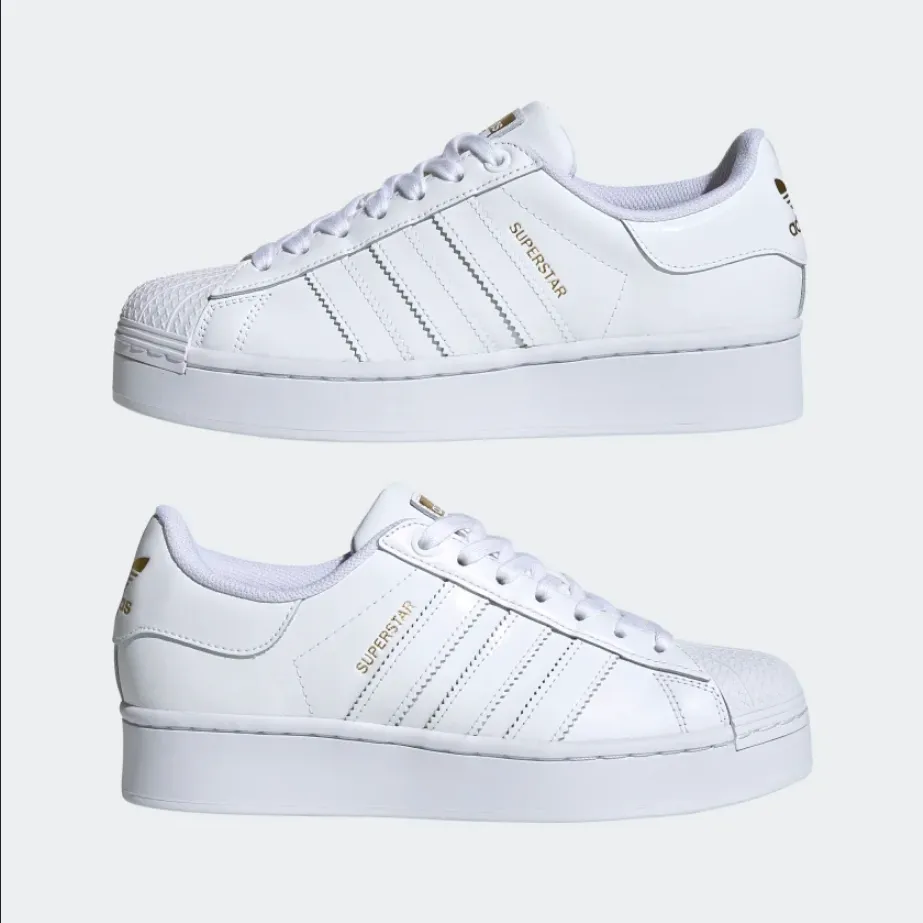 Adidas Originals sneakers con zeppa da donna Superstar Bold W FV3334 bianco-oro