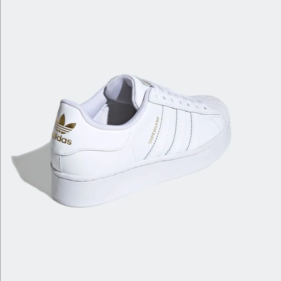 Adidas Originals sneakers con zeppa da donna Superstar Bold W FV3334 bianco-oro